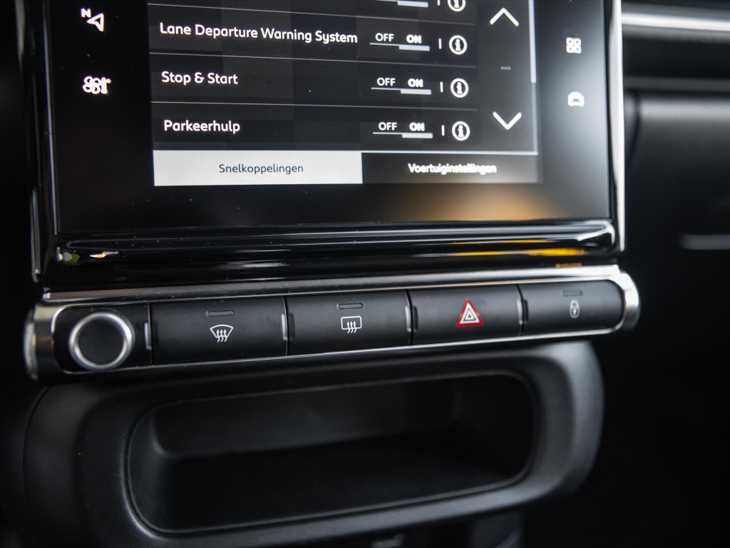 Citroen C3 1.2 puretech 83pk shine | stoelverwarming | carplay | park. sens