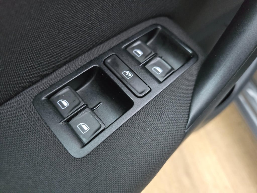 Volkswagen Polo occasion 1.2 tsi comfortline automaat | parkeersensoren | c