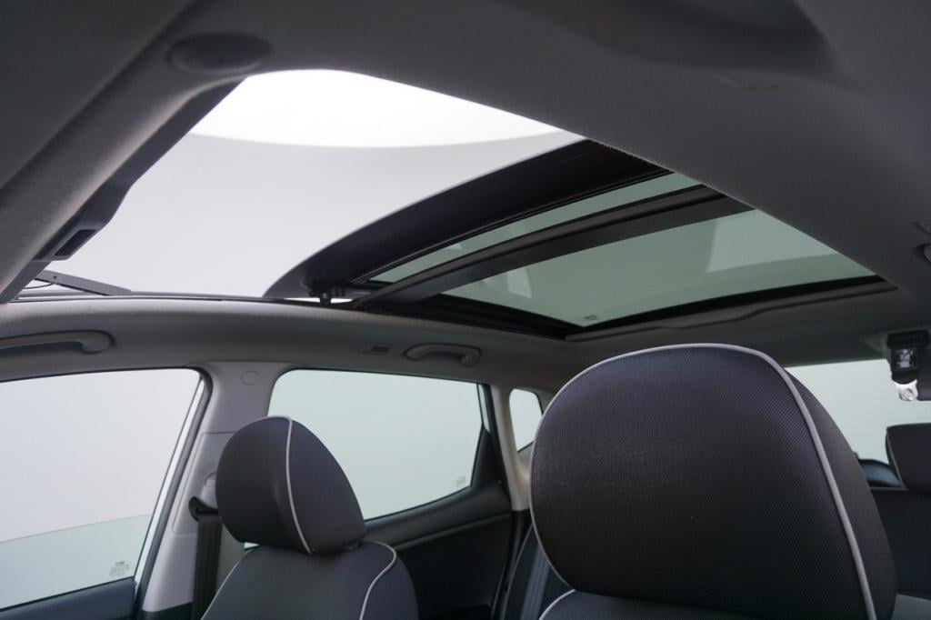 Kia Venga 1.4 cvvt vibe 1e eigenaar - climate / navi / cruise / pano / trek