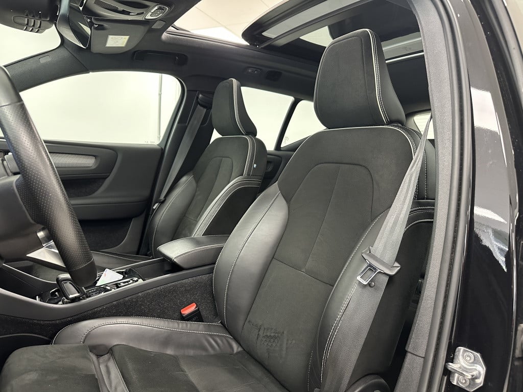 Volvo XC40 1.5 t4 rech r-design | trekhaak | adaptief cc. | 360 camera |