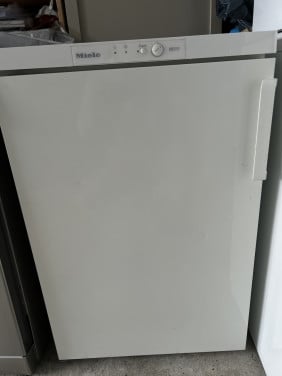 Miele LowFrost 4 laden Vrieskast 85x55 cm. 110 liter