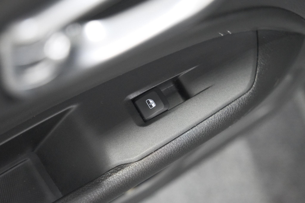 Jeep Compass 4xe 190 plug-in hybrid electric night eagle | camera | apple c