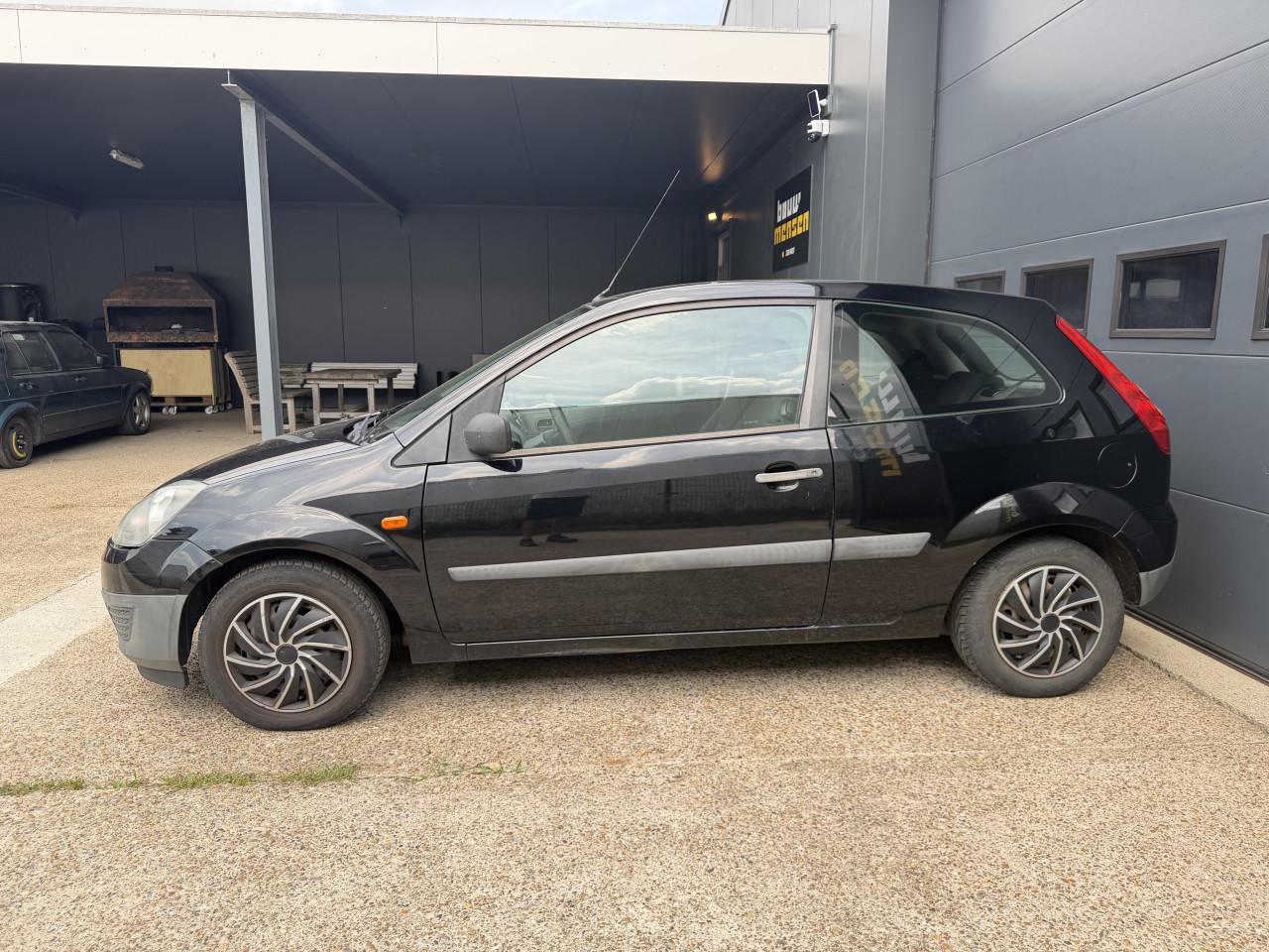 Ford Fiësta 1.3 Style 8V 3DR 2006 Zwart Airco Apk Nap