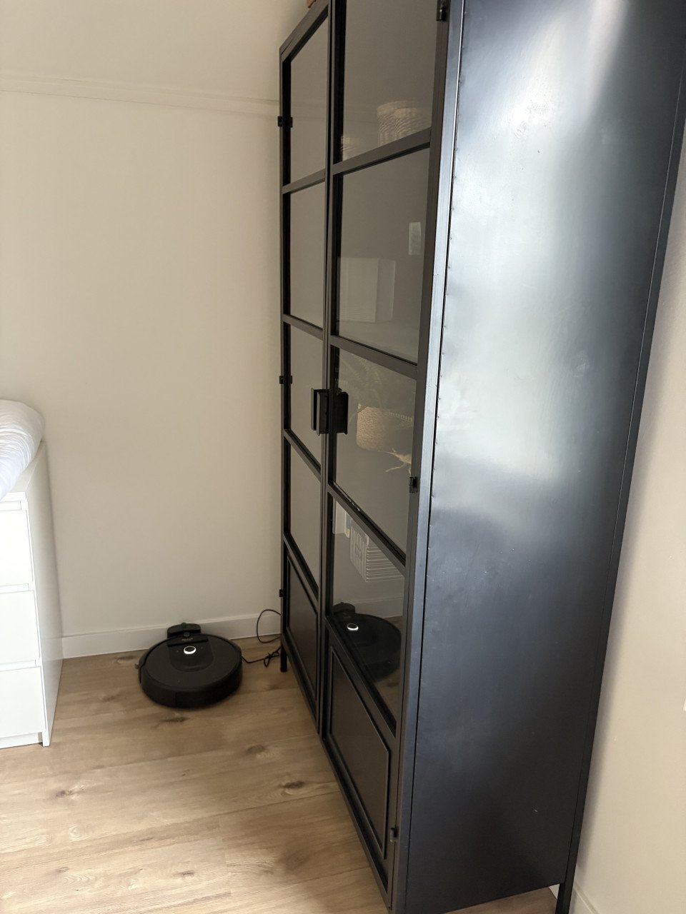 Woood metalen vitrinekast Ronja XL kleur zwart