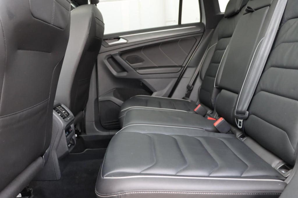 Volkswagen Tiguan 1.4 tsi ehybrid r-line business black style 245pk