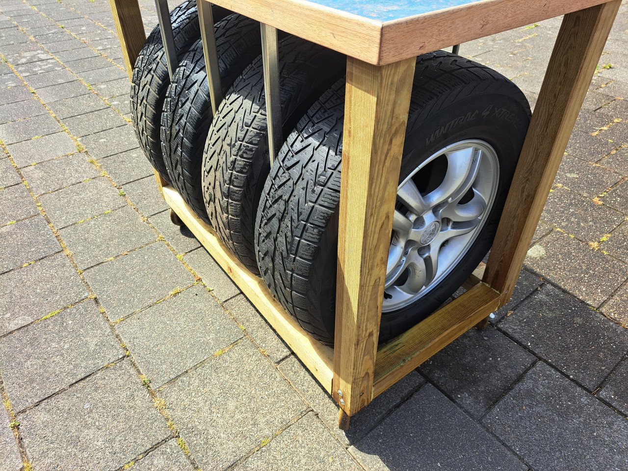 Werktafel/autobandenopslag