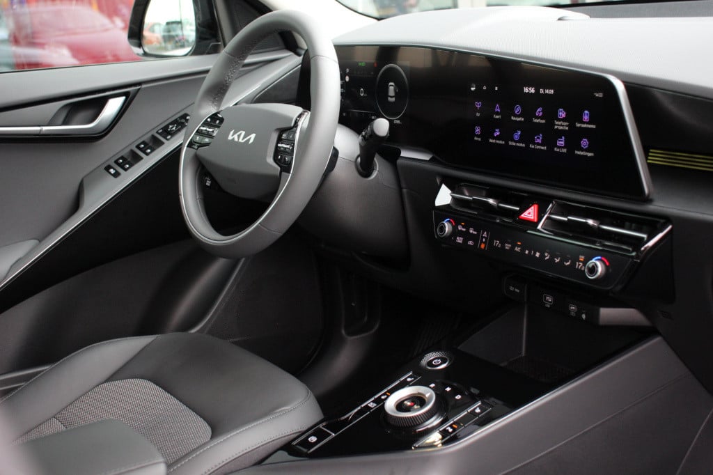 Kia E-niro dynamicplusline 64,8 kwh 204pk | achterruitrijcamera | stoel/stu