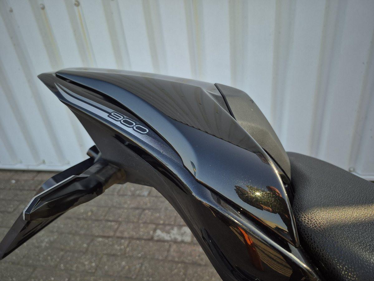 Kawasaki Z900 uit 2023, stoere naked bike