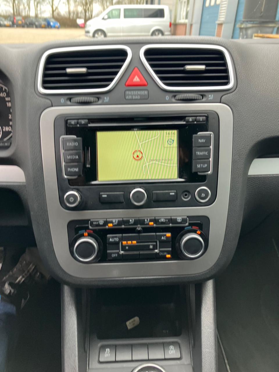 Volkswagen Scirocco 1.4 tsi highline navi