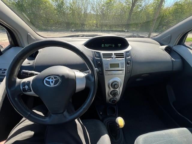 Toyota Yaris 1.3 vvti sol