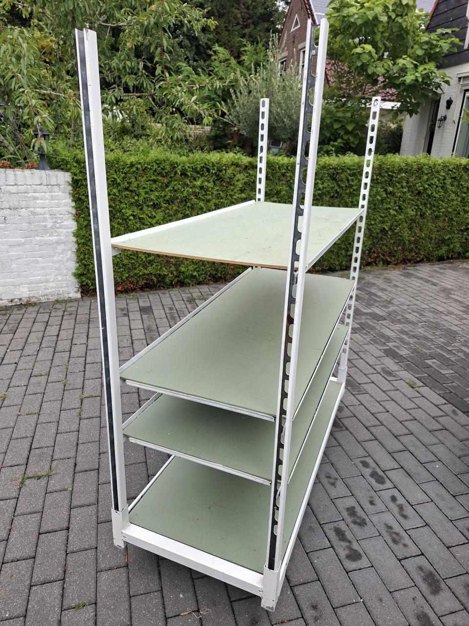 Oude veilingkar, nu voor display (of wat je zelf wil)