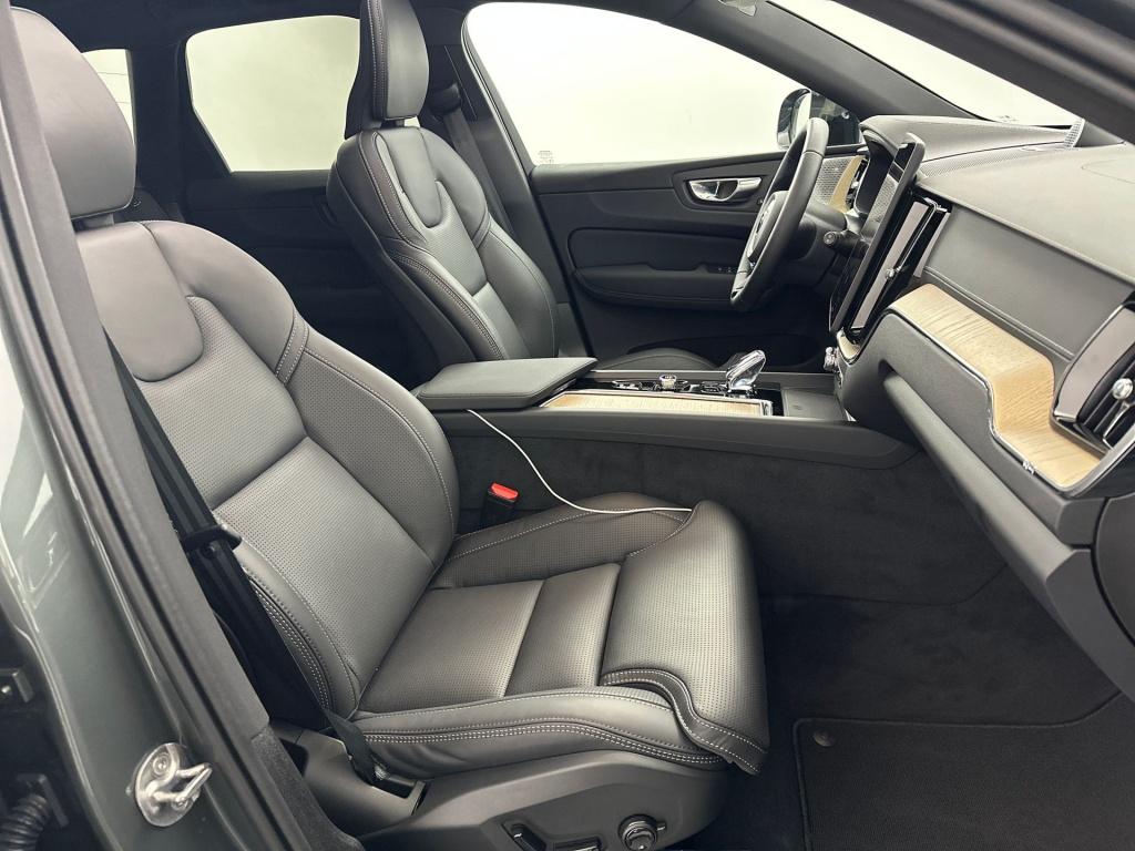 Volvo XC60 t8 406pk recharge ultra dark executive | full options |