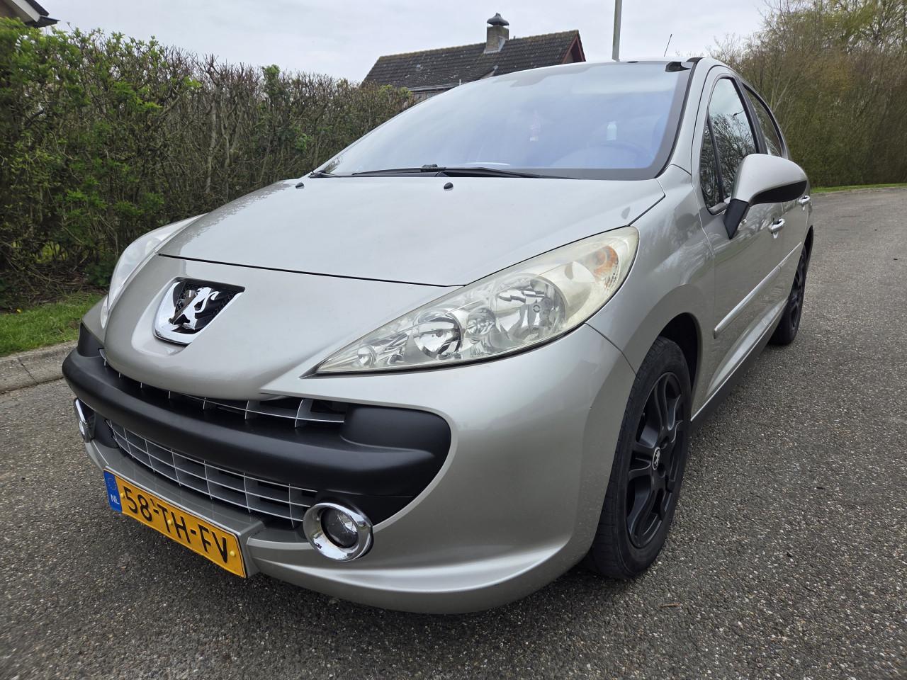 Peugeot 207 1.6 16v benzine