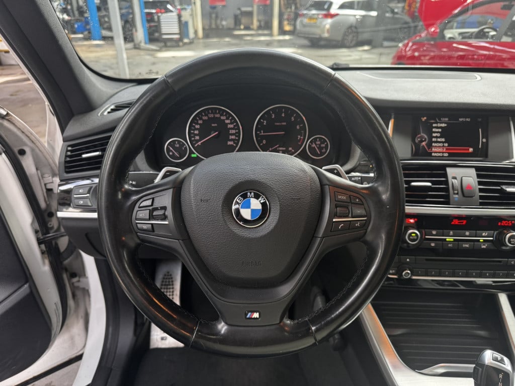 BMW X3 xdrive20i high executive | m-pakket | 19'' lmv | pano | camera