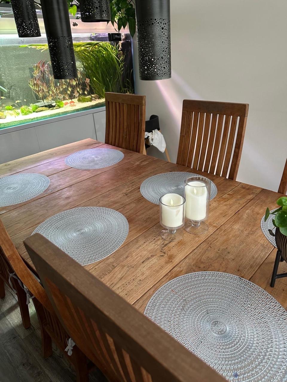 Eettafel 200x100x80 van teakhout met 6 stoelen