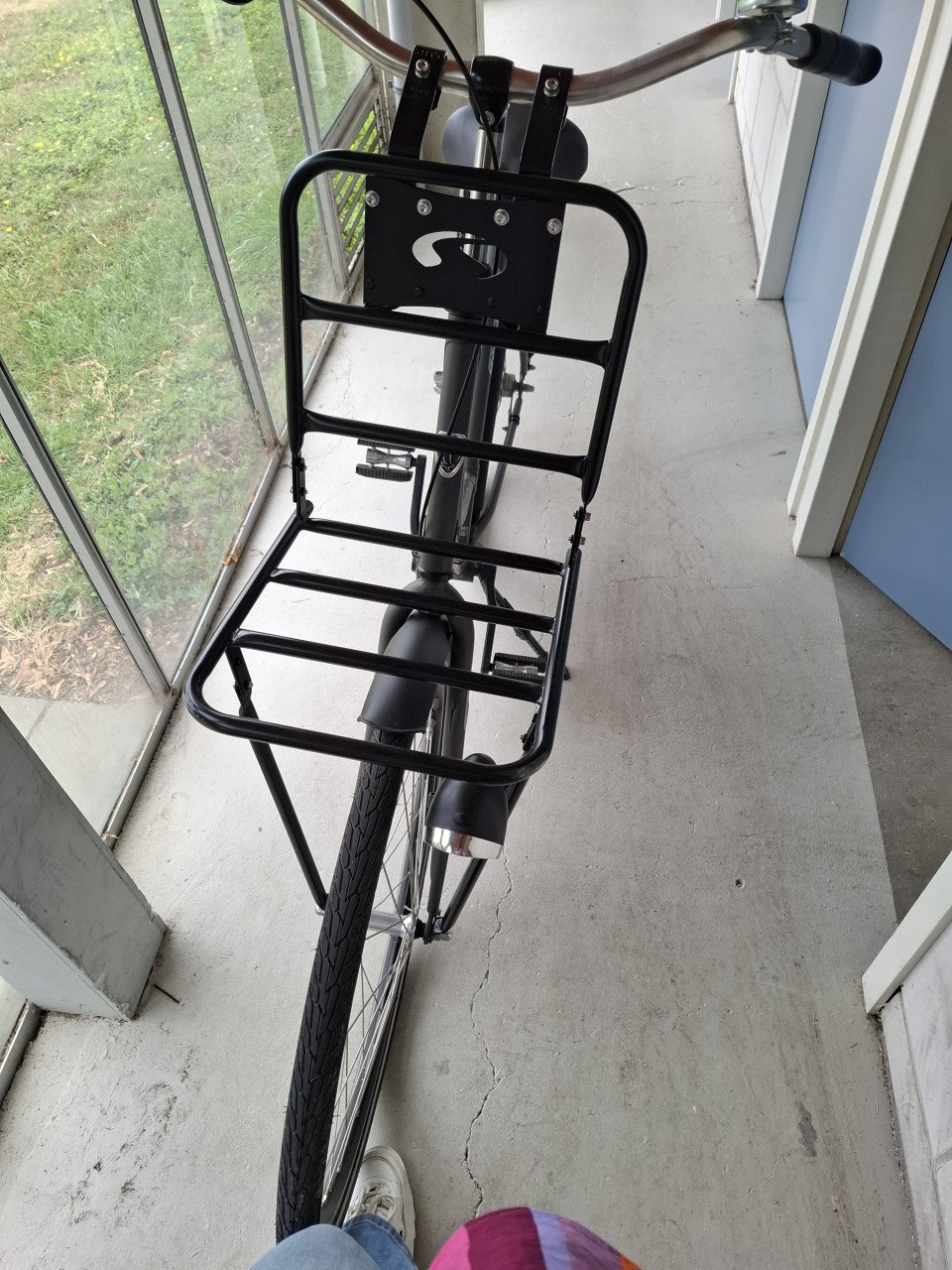 Azor stalen oma fiets