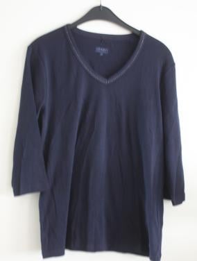 Tshirt donkerblauw met steentjes hals  maat 46