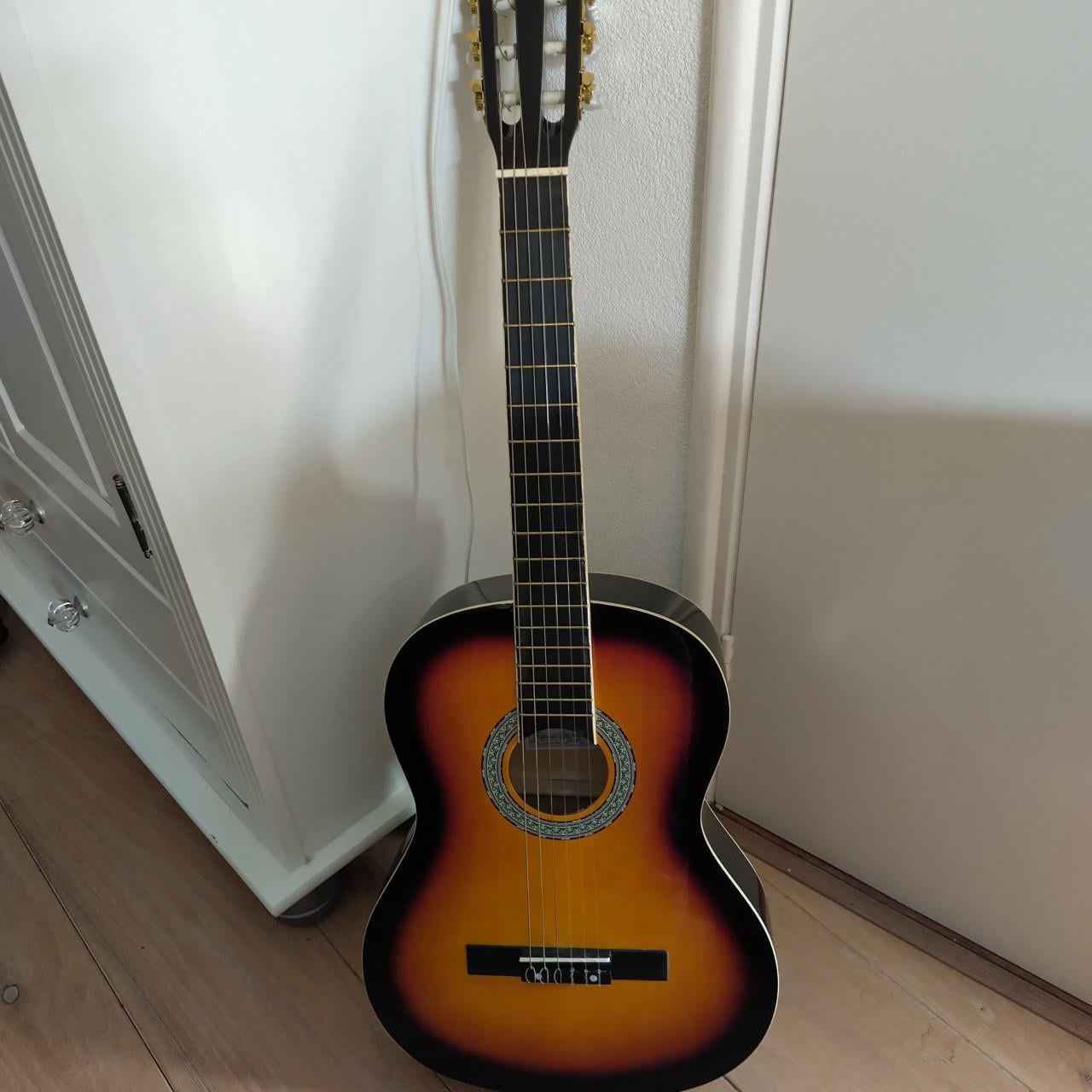 Gitaar inclusief tas