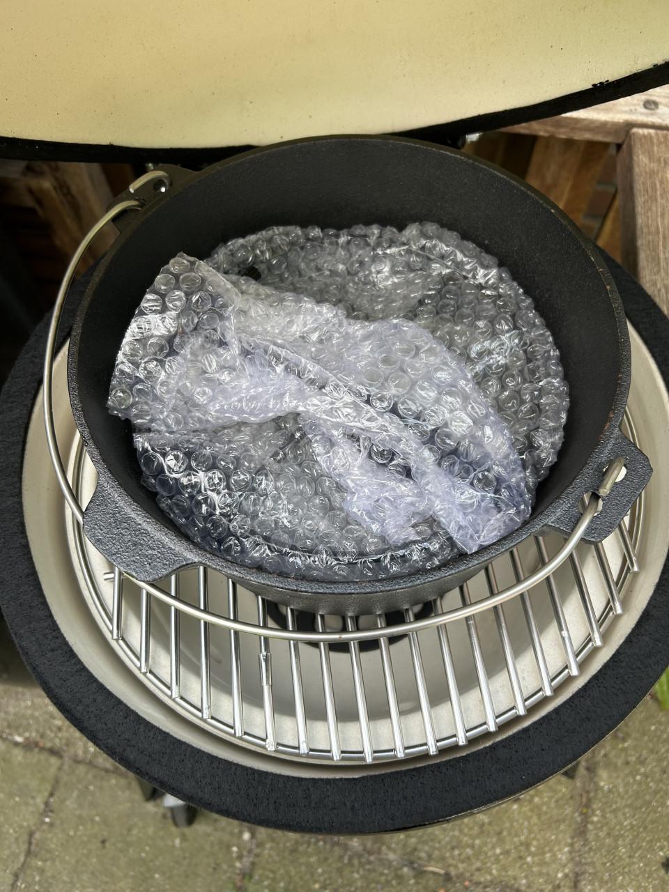 Nieuwe KAMADO BBQ 16 Inch + BBQ-Schort + XXL Tools + Gietijzeren pan