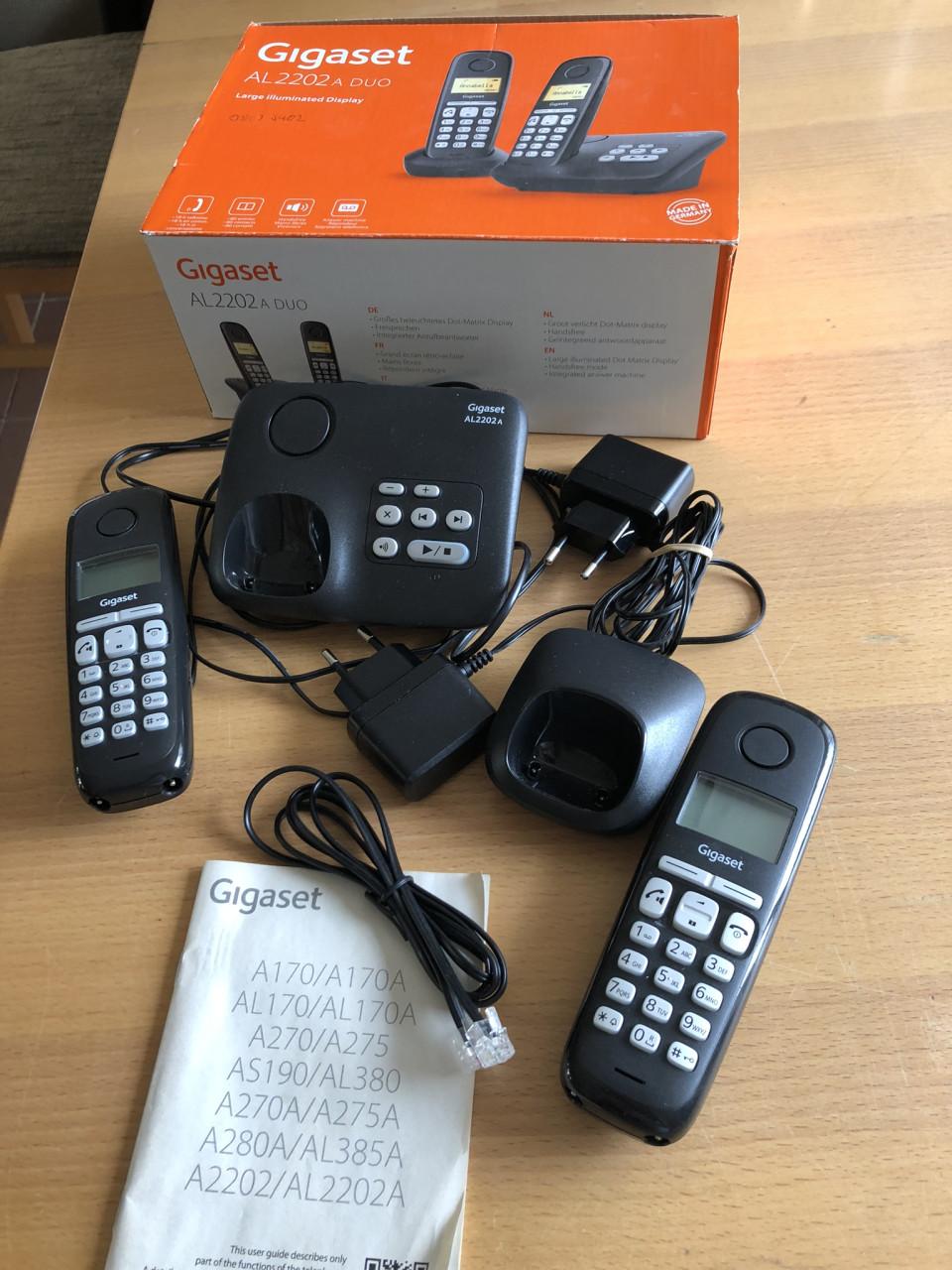 Te koop 2 x set draadloze telefoons.(z.g.a.n.)