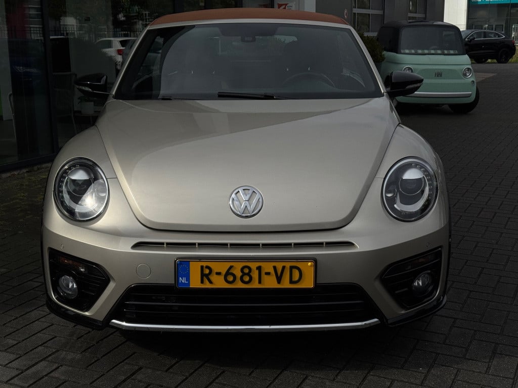 Volkswagen New Beetle cabriolet 2.0 tdi r-line * led * camera * 20 inch