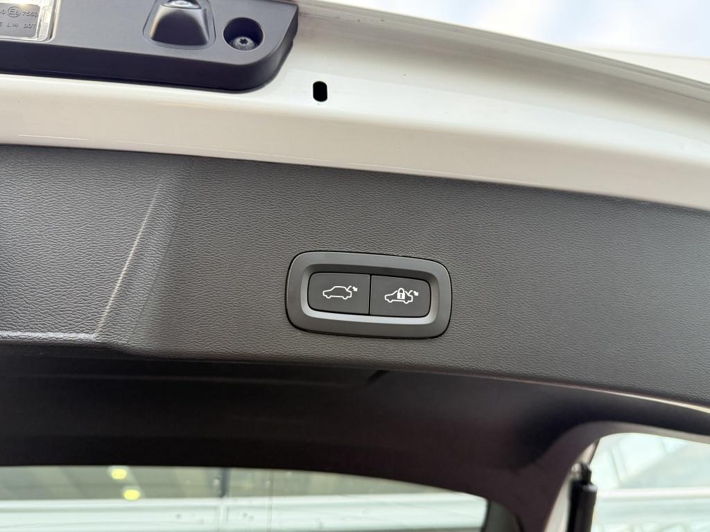 Volvo XC40 t5 262pk recharge ultimate dark| full options !!