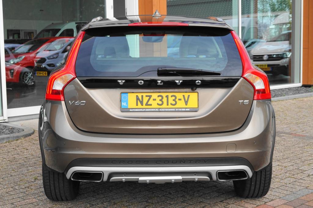 Volvo V60 cross country 2.0 t5 nordic+