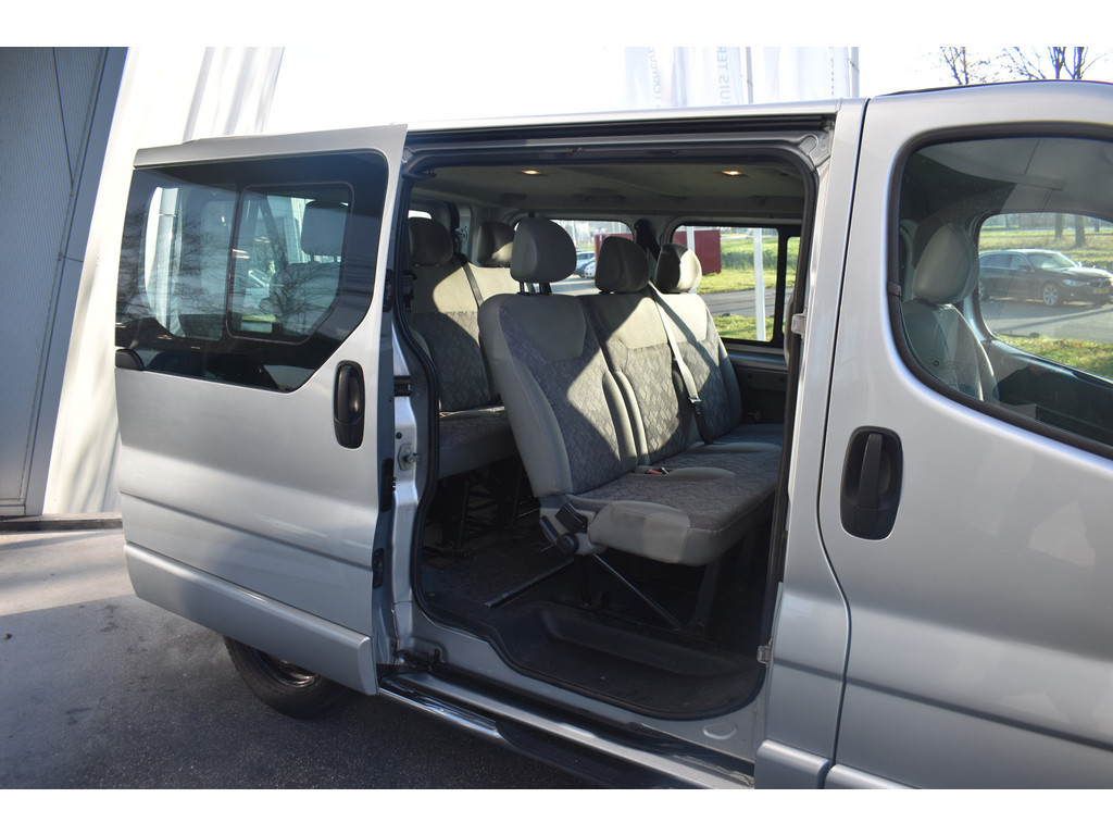 Opel Vivaro 2.5cdti | rolstoelbus | 9 persoons
