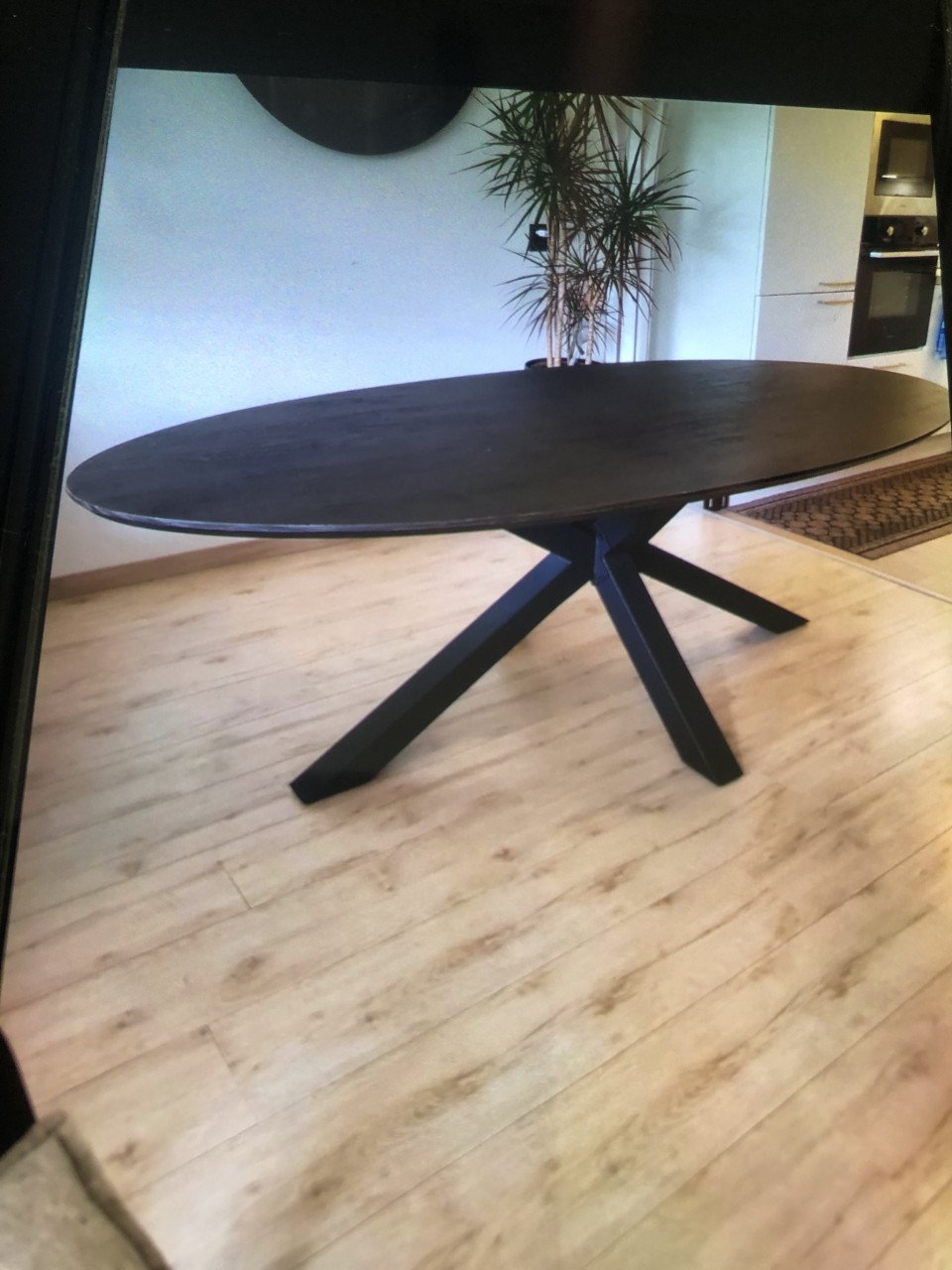 Te koop ovale eettafel donker bruin 230cmx110cm
