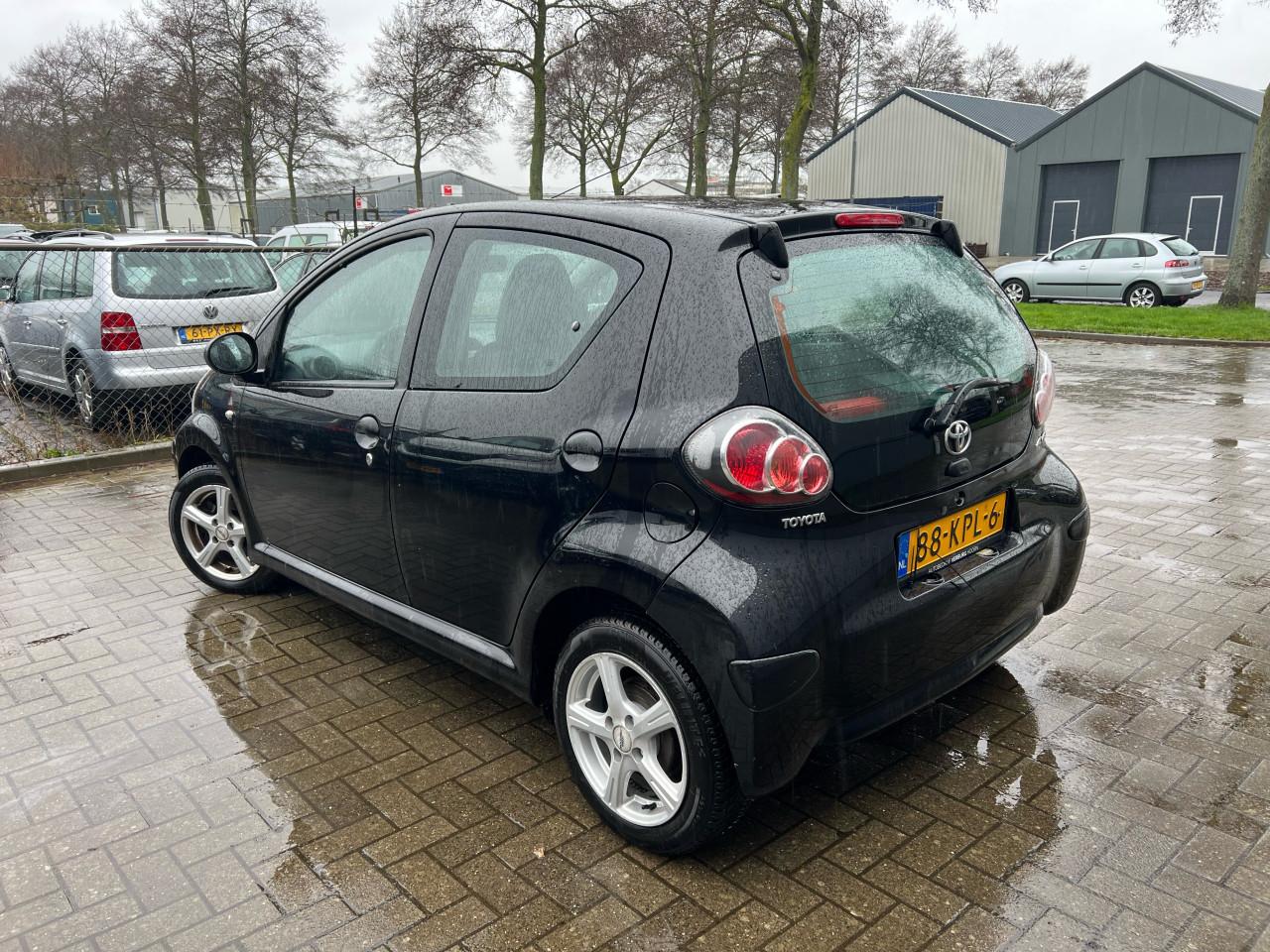 Toyota Aygo 1.0-12V Acces 122.868KM Jaar apk