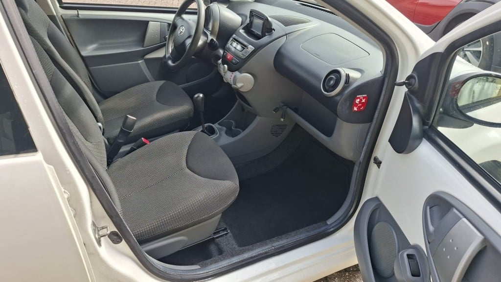 Toyota Aygo 1.0 12v comfort navigator