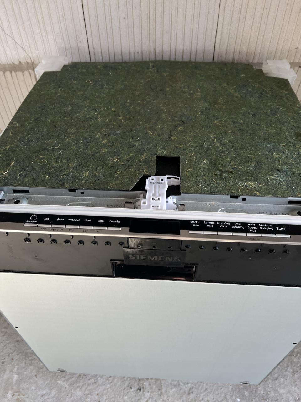 SIEMENS iQ300 A+++ klasse Volledig geïntegreerde vaatwasser SN63HX60AN