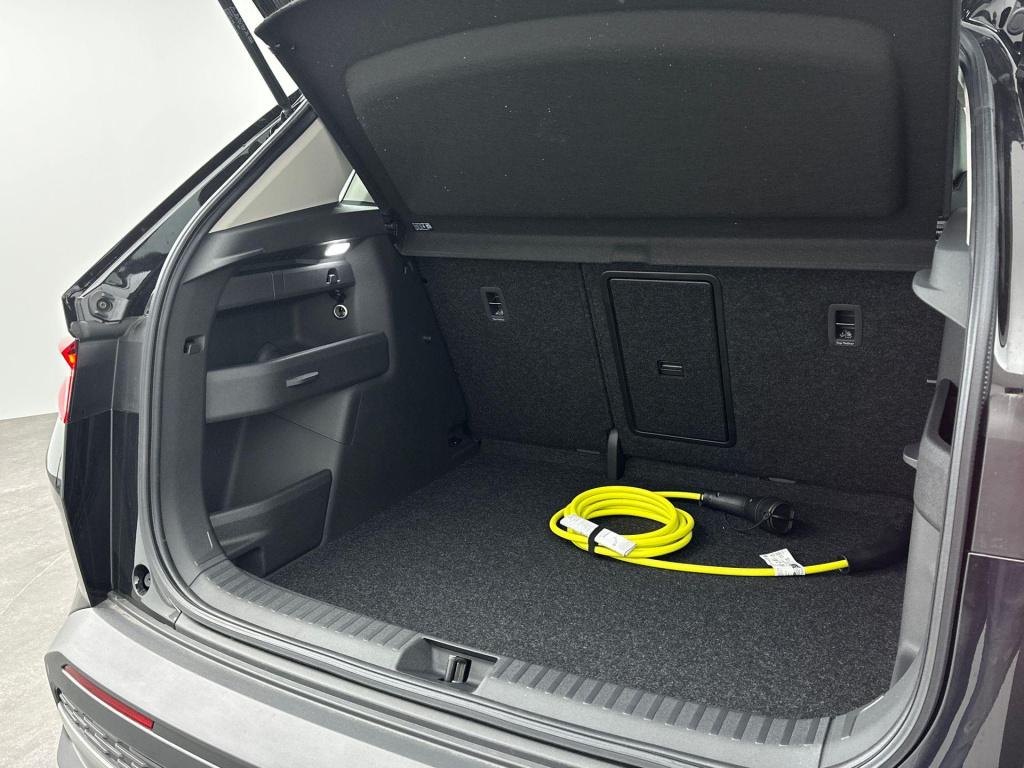 Skoda Elroq business edition elektromotor 150 kw / 204 pk suv