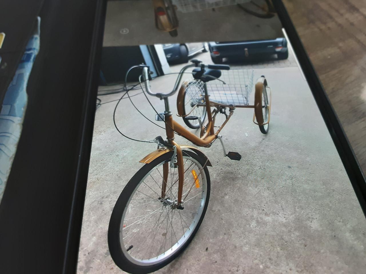 Keurige  driewielfiets  met 6 versnellingen