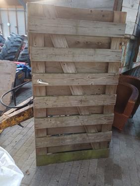 Te koop poort met schutting