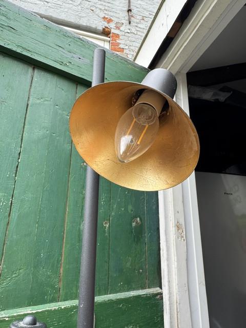 Mooie zwarte staande lamp met leeslamp