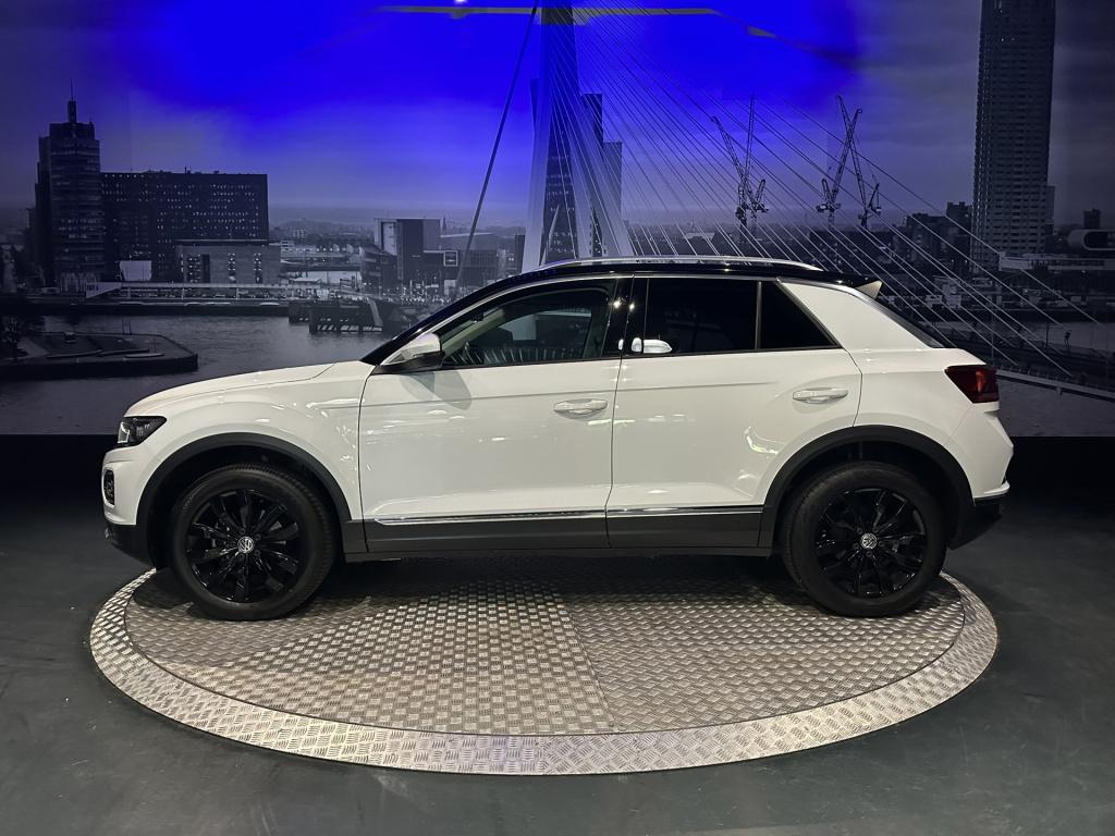 Volkswagen T-roc 1.5 tsi sport *camera*vitrual*winterpack*trekhaak*keyless*