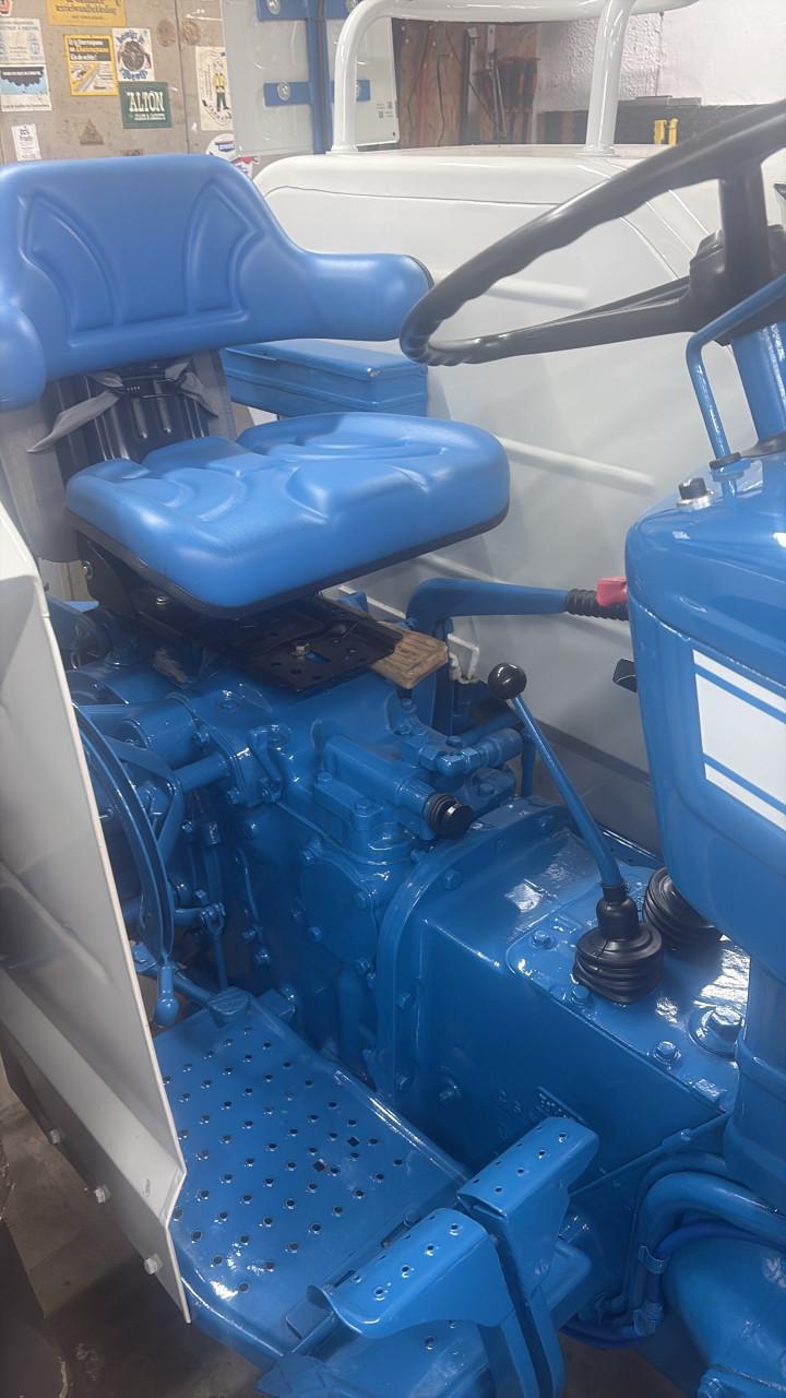 🚜 Ford 2000 – 1969 – 35 PK – Volledig gerestaureerd