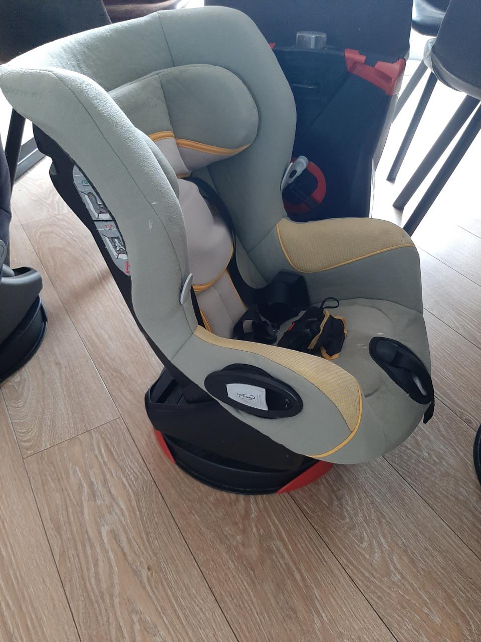 Draaibare autostoel