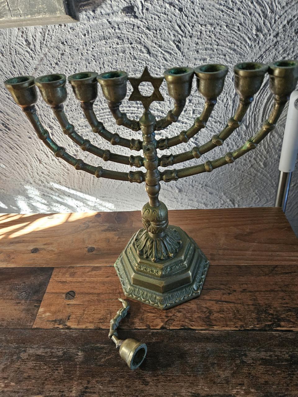 Antieke bronzen Menorah Kandelaar met Davidster