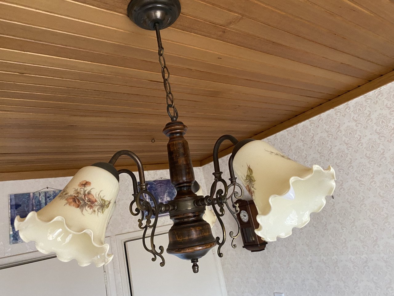 Vintage lamp met 5 glazen kapjes (zeker 60 jaar oud)
