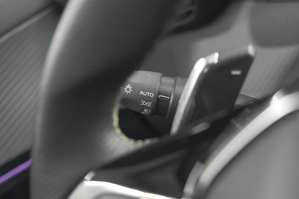 Peugeot 2008 puretech 130 eat8 gt | camera | apple carplay | parkeersensore
