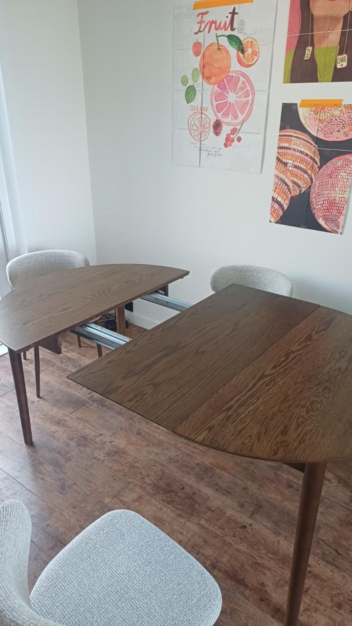 Uitschuifbare eetkamertafel donkerbruin