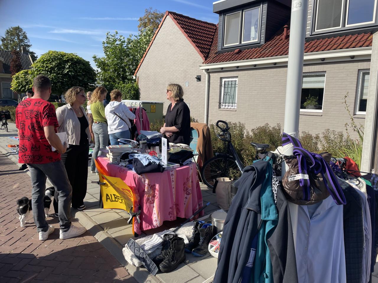 Enorme keus gebruikte kleding op het Modeplein Wemeldinge Zat 5 Sept