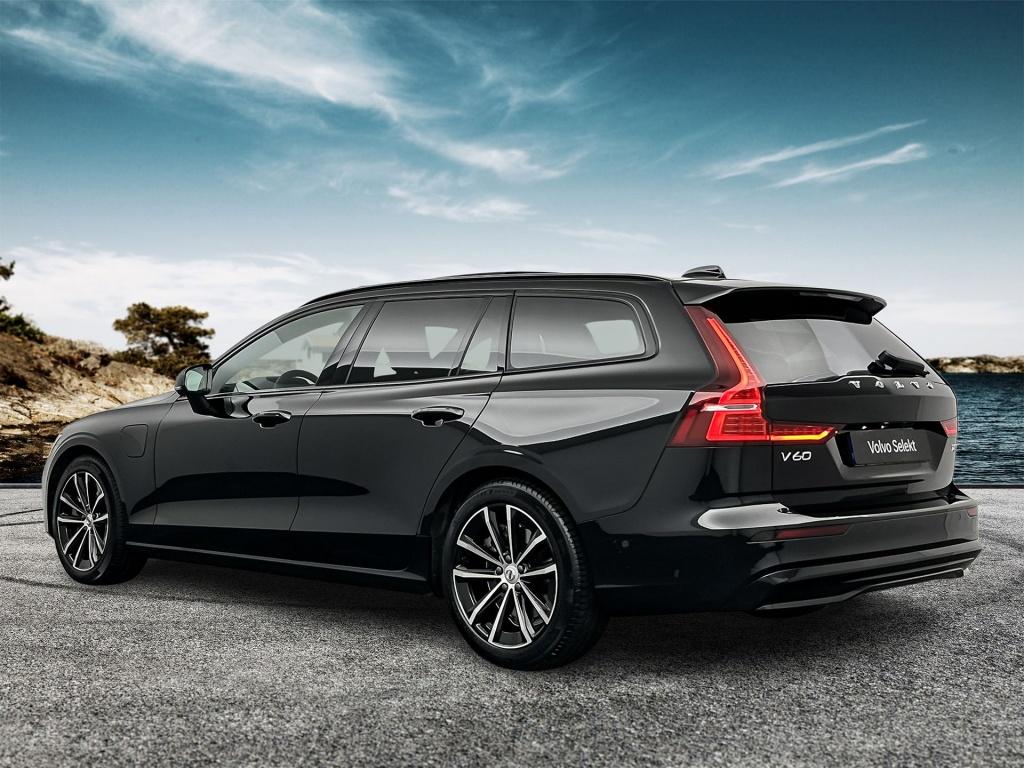 Volvo V60 t8 455pk recharge plus dark| pano| trekhaak| 360camera|