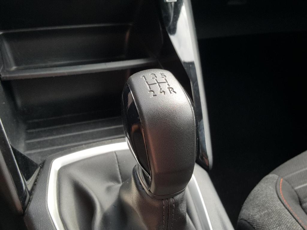 Peugeot 208 1.2 active 75pk navigatie | apple carplay & android auto | airc