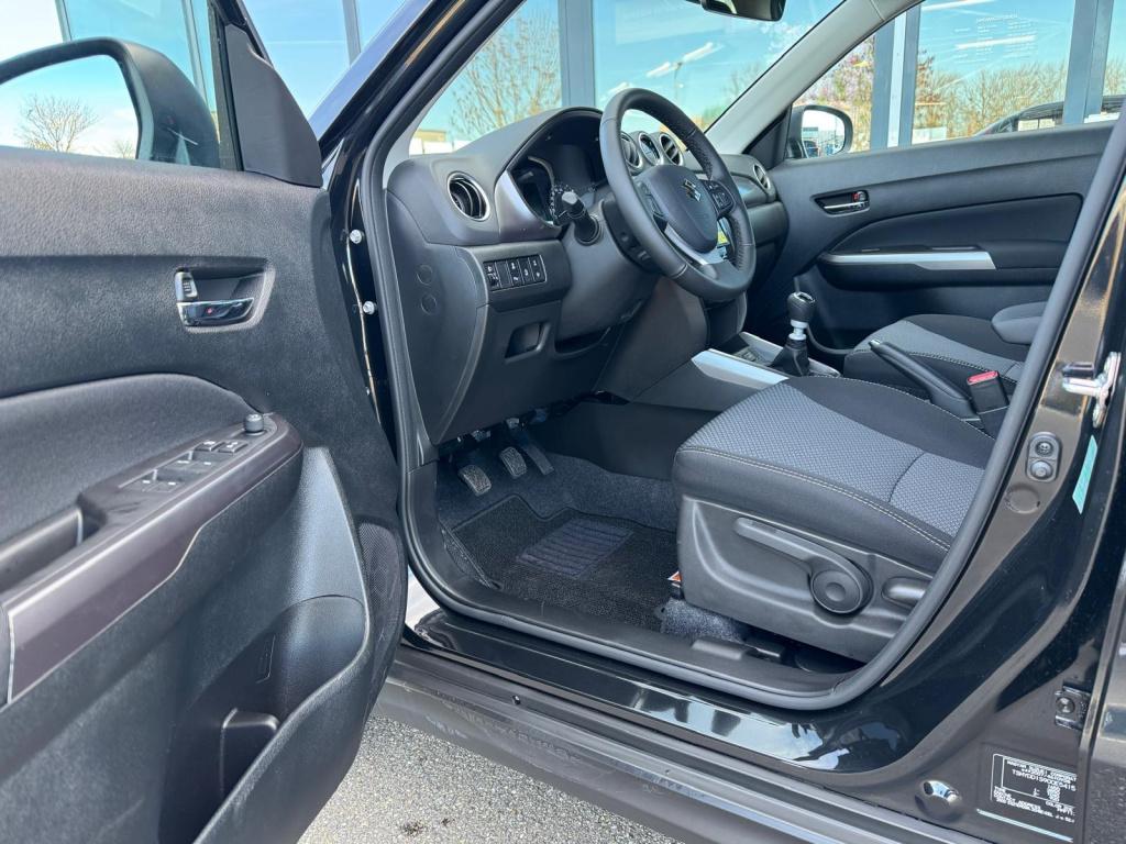 Suzuki Vitara 1.4 boosterjet smart hybrid select nieuw op voorraad met €150