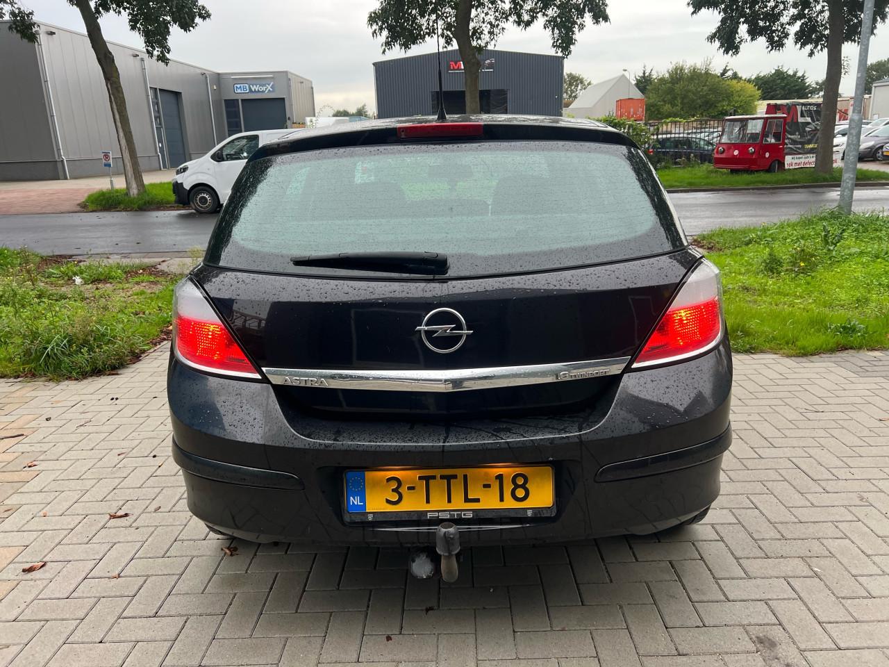 Opel Astra 1.6 Essentia Airco/Cruise/ Jaar Apk