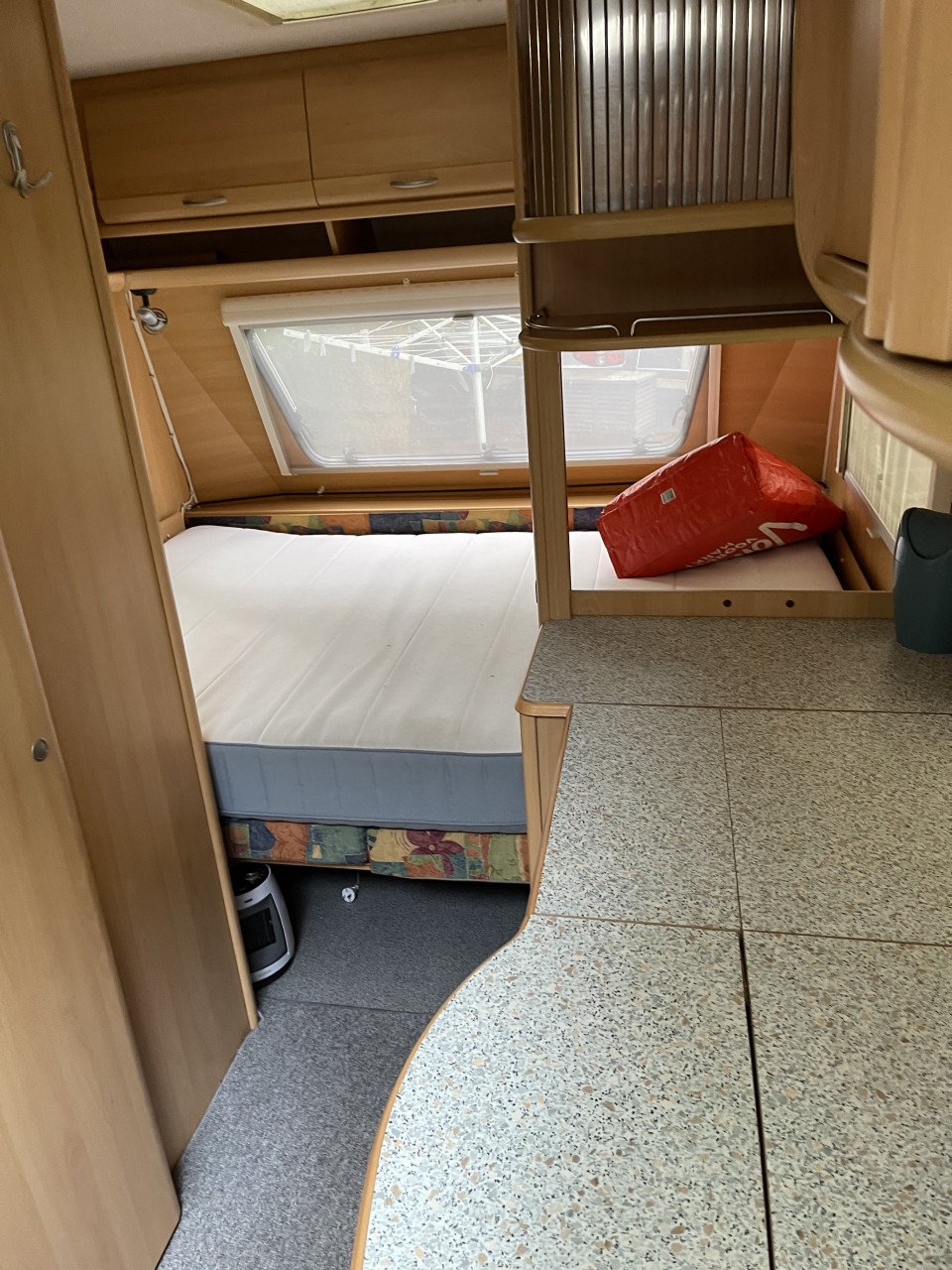 Dethleffs 460 | vast bed | voortent | evt. mover luifel