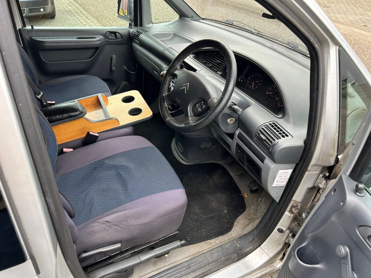 Citroen Jumpy Rechts Gestuurd Compleet met Tent en Keuken en Matras